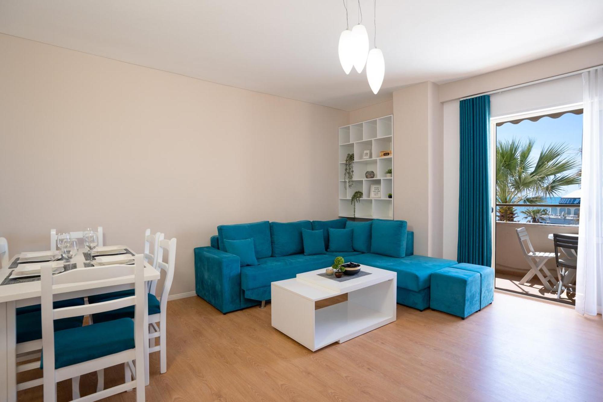 Sea View-palm Trees Apartament