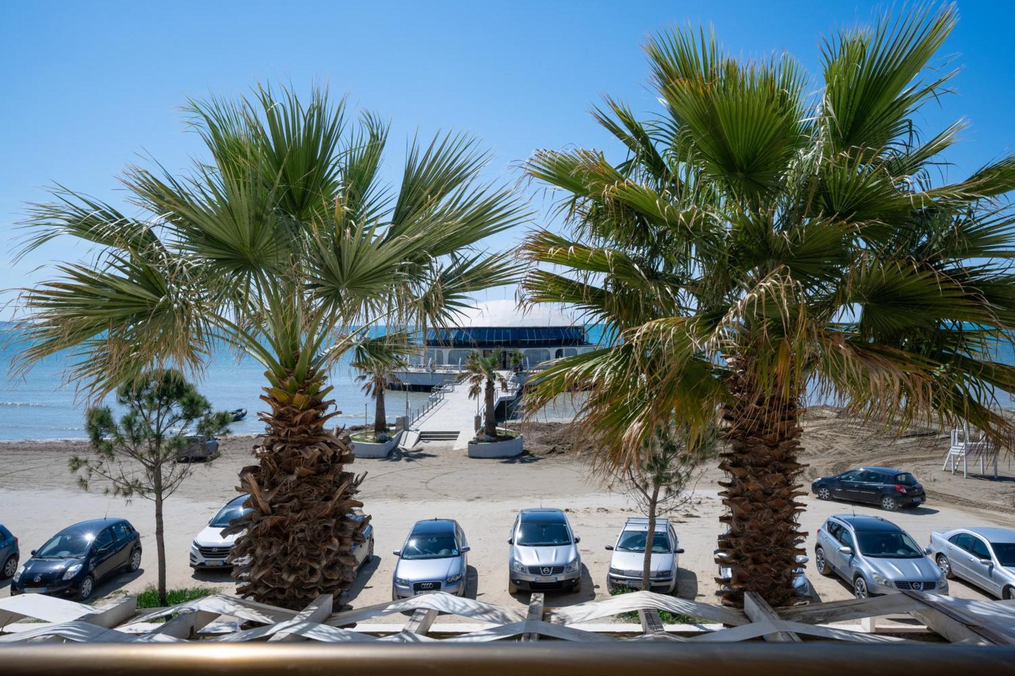 Sea View-palm Trees Durrës